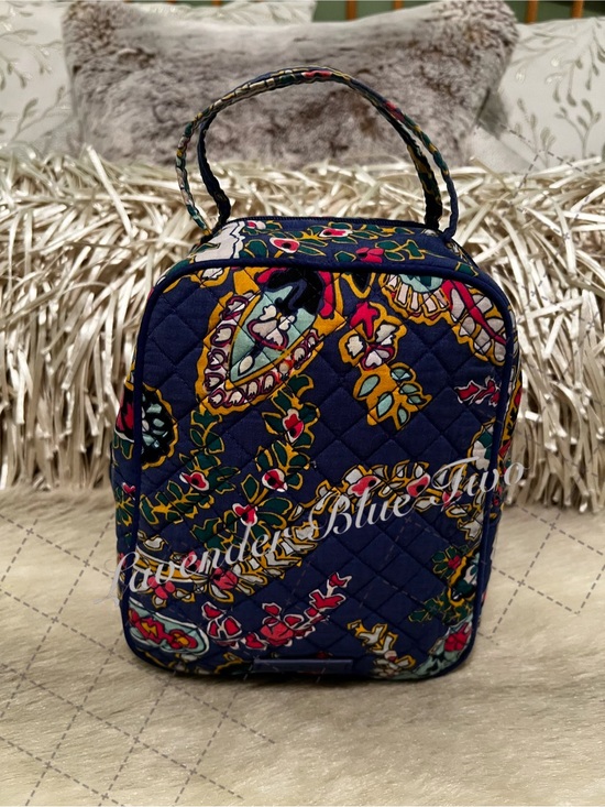 Vera Bradley Handbags - VERA BRADLEY Romantic Paisley 2018 Insulated Lunch Bunch Bag Pink Floral Purple